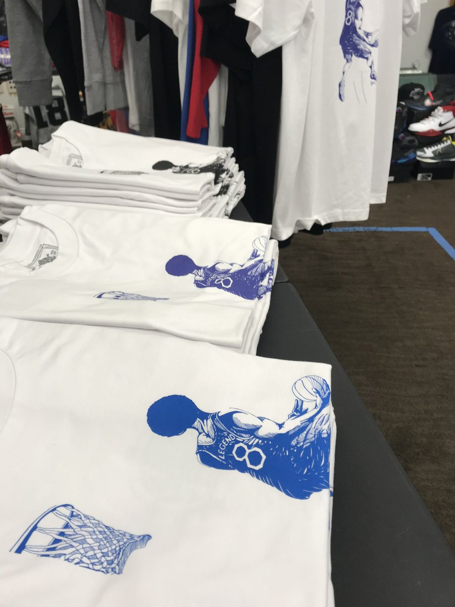 HardwoodLegends's tweet photo. We Love Legends. A Tribute to one of our most inspirational players.#BeLegendary #Kobe #8isLegend #HardwoodLegends #Original #Art #TShirt https://t.co/oaoKh6qOJP