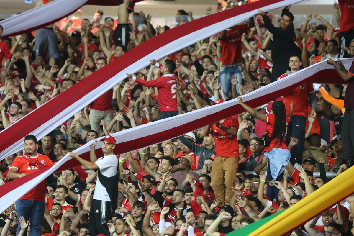 SCInternacional's tweet image. O GIGANTÃO DA ZONA SUL GANHOU E VOCÊS JÁ SABEM, NÉ? 🥰

𝐀 𝐧𝐨𝐢𝐭𝐞 𝐯𝐚𝐢 𝐬𝐞𝐫 𝐥𝐨𝐧𝐠𝐚, 𝐯𝐚𝐢 𝐭𝐞𝐫 𝐜𝐚𝐫𝐧𝐚𝐯𝐚𝐥... 🎉🎵 #LibertaNossaLoucura