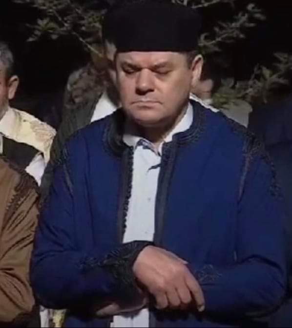 AchrfAli2's tweet photo. لما تصلي التراويح و الشيخ يوصل في أيـه «يا أيها الذين آمنوا لا تأكلوا اموالكم بينكم بالباطل» 🙂 https://t.co/4JaTobdvyQ