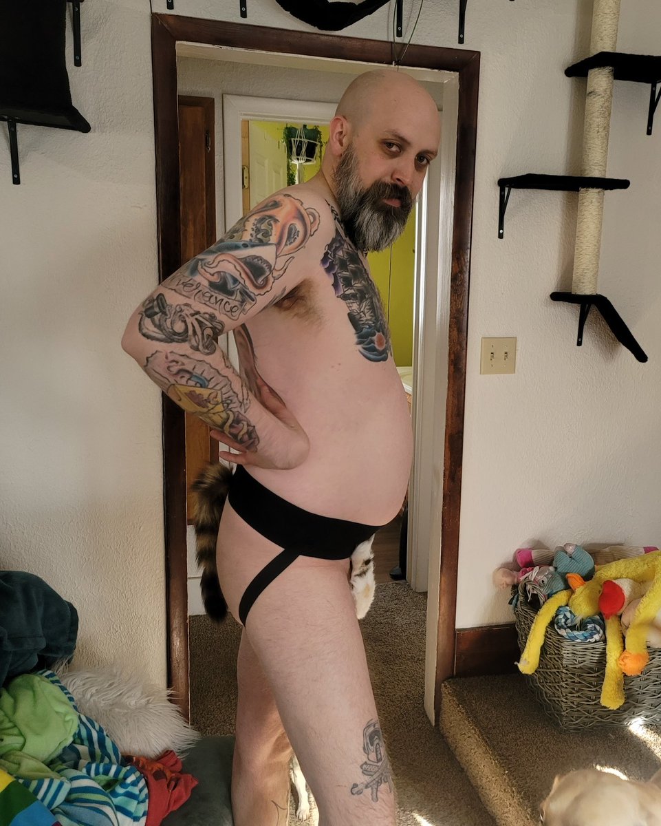 smpage's tweet photo. Twitter is the only place where I post my beaver pelt jock strap thirst traps. https://t.co/PMyplUGZrX