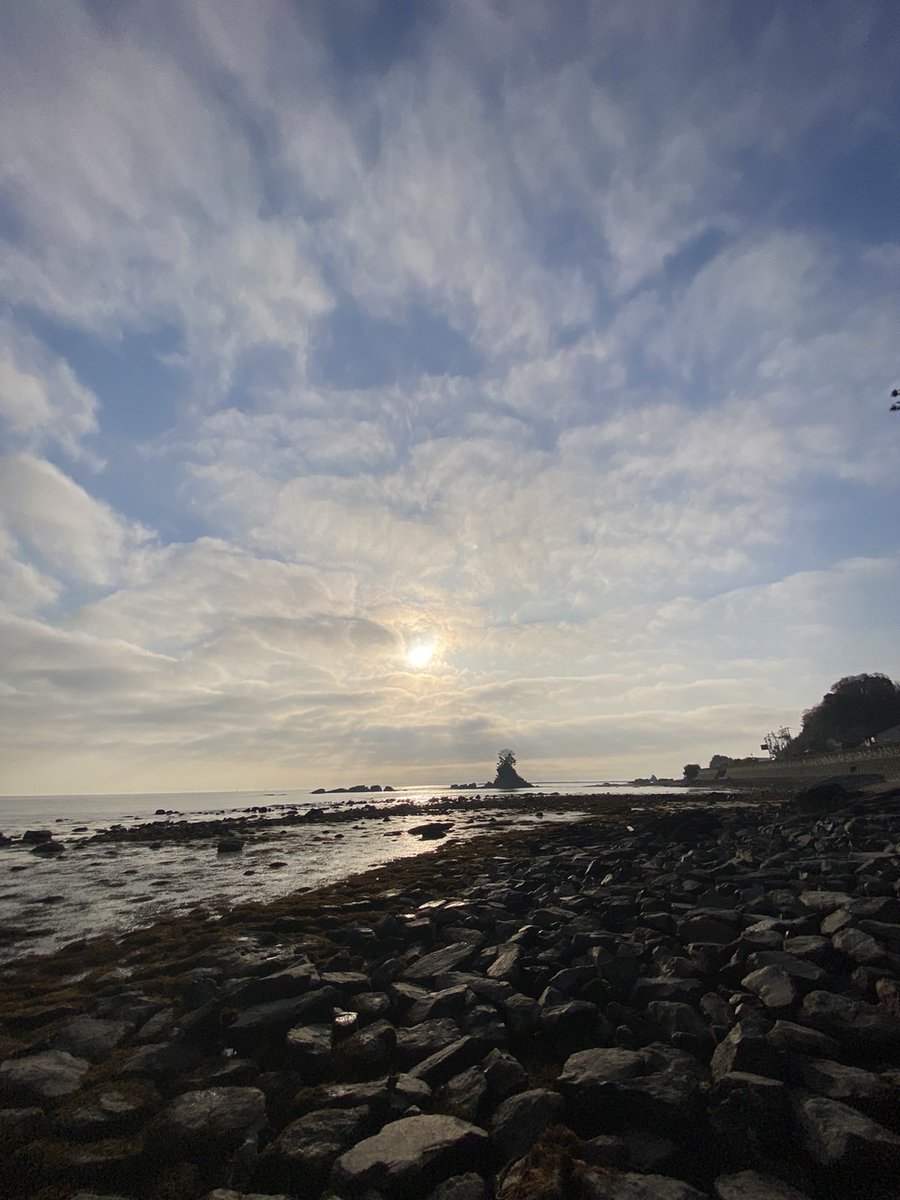 Pro_inno_239's tweet photo. おはようございます！

今日の #浜黒崎 は⛅️です。
社員からキレいな風景写真をもらいましたぁ
ヽ(^。^)ノ

本日もよろしくお願いいたします！！

#企業公式が毎朝地元の天気を言いあう 
#富山Twitter会
#イマソラ 
#企業相互フォロー 
#チューリップ 
#海 https://t.co/zJLF2gafyl