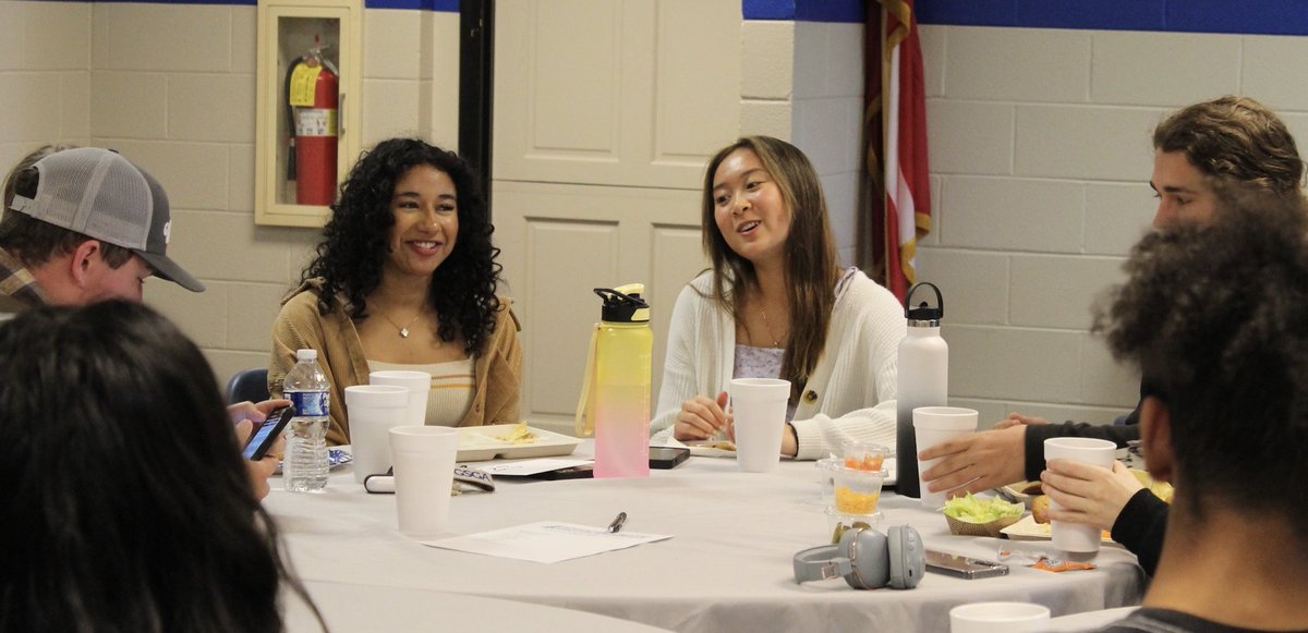 FrakerKimberly's tweet photo. Seniors Sharing! I enjoyed an incredible lunch with representatives of the @GCHSTribe Class of 2023 today. I appreciate their insight regarding their HS experience and how we can improve as a system. This is my happy place @GordonCoSchools! #OneBIGFamily #GETGCS https://t.co/b4TXU8oE3c