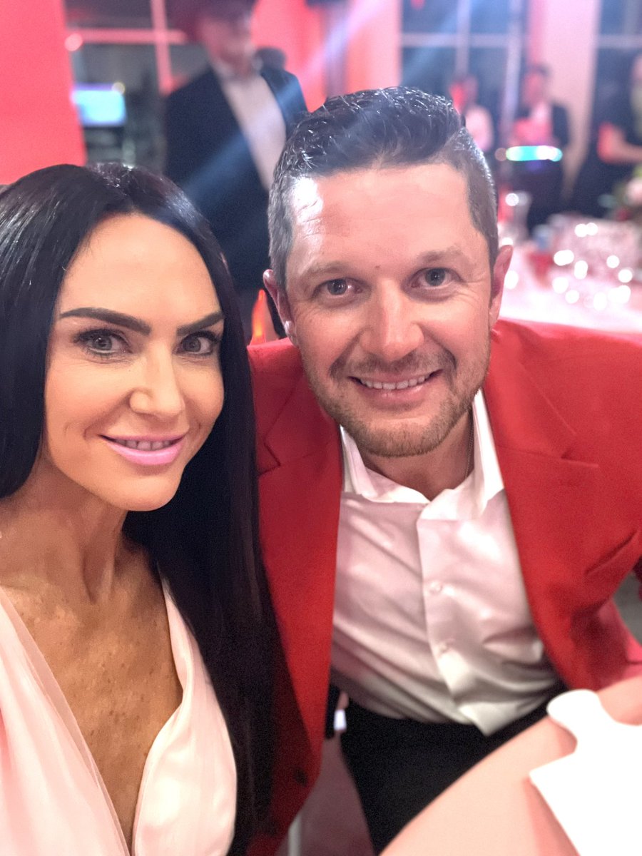 barrett_lais's tweet photo. 9th Annual Red Shoe Soiree was a great event for an incredible cause. I’m glad we were able to support the event and help raise money for the Ronald McDonald House with Impressions Online! @JessLais86 https://t.co/jCjVI1LY2V