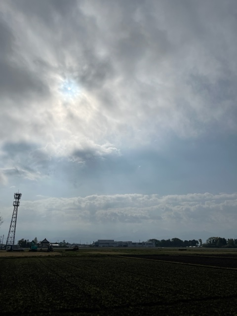 Pro_inno_239's tweet photo. おはようございます！

今日の #浜黒崎 は⛅️です。
社員からキレいな風景写真をもらいましたぁ
ヽ(^。^)ノ

本日もよろしくお願いいたします！！

#企業公式が毎朝地元の天気を言いあう 
#富山Twitter会
#イマソラ 
#企業相互フォロー 
#チューリップ 
#海 https://t.co/zJLF2gafyl
