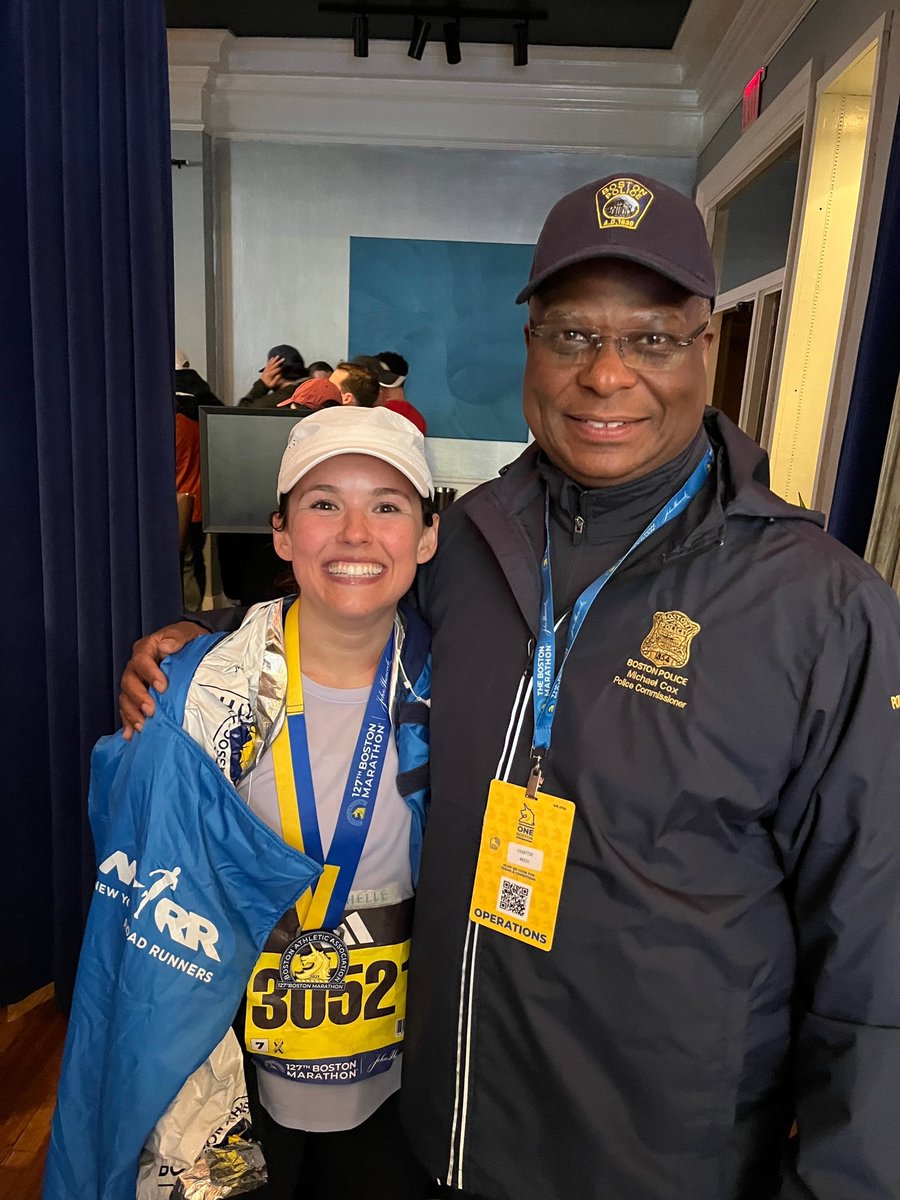 bostonpolice's tweet photo. BPD Commissioner Cox Congratulates Police Activities League Marathon Runners @boston_pal  https://t.co/lnoy5leXOU https://t.co/5ujkKerIf3