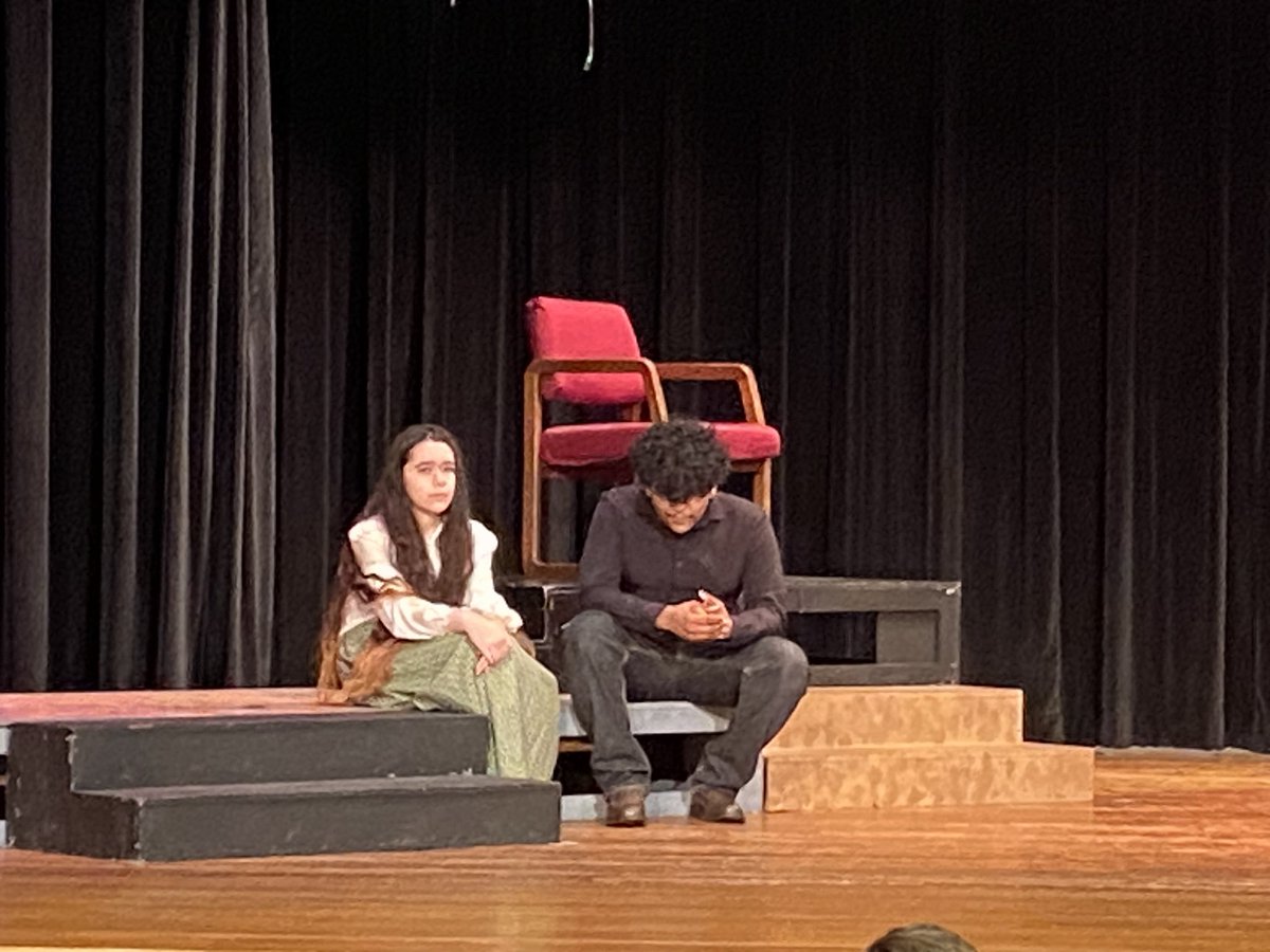 ODMSMustangs's tweet photo. Oh, what drama! Great performance from our ODMS Theater Arts group tonight.   #ODMS ROCKS.  #dramaqueen https://t.co/RjIh104urK