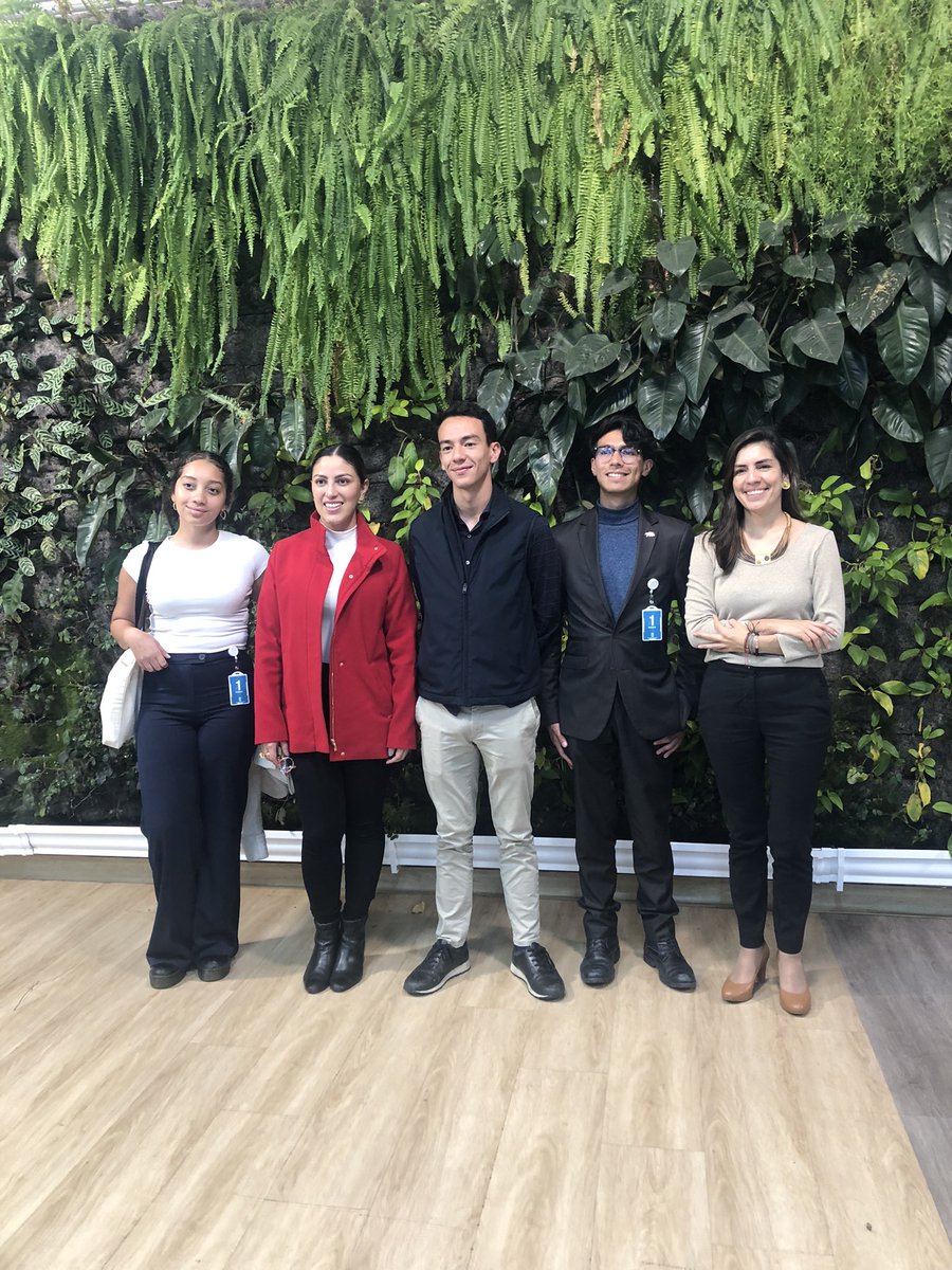 Cada vez más feliz de este GobLab sobre “internacionalización de ciudades” en el que estamos trabajando <a href="/EstudiosAfrica/">Jerónimo Delgado-Caicedo</a> <a href="/marthaardila20/">martha ardila</a> con 6 estudiantes de <a href="/FIGRIExternado/">Figriexternado</a>. 

Está semana en Medellín, para aprender de primera mano sobre la diplomacia de ciudades <a href="/acimedellin/">ACI Medellín</a>