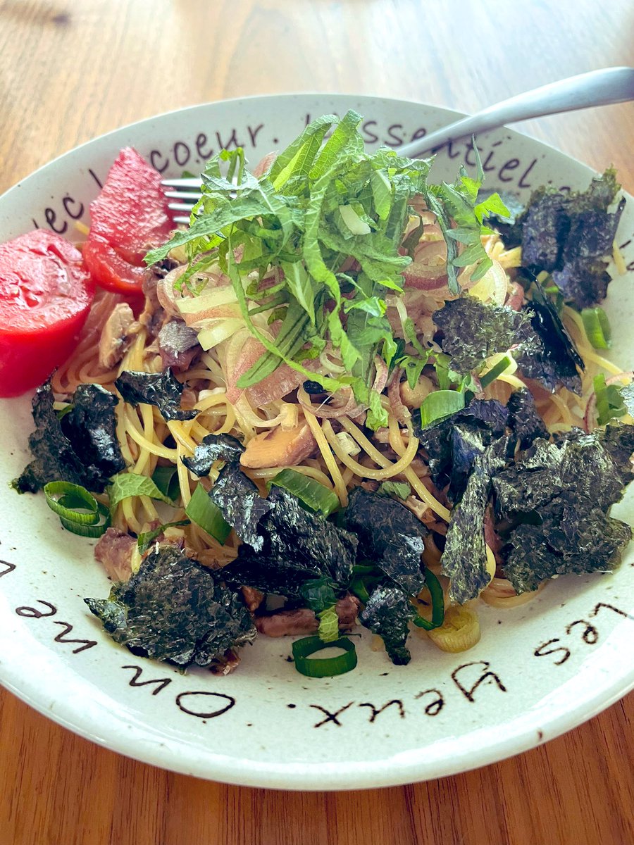 ariru04062223's tweet photo. 昨日のランチ娘ご飯⑅◡̈*
ロマチさんのサバ缶パスタ♡
薬味たっぷりでタンパク質も取れてお手軽簡単最高♪
#ateliershiorionline
#1期生
@SHIORIGOHAN0816 
#ロマチ
#サバ缶パスタ
#おいしいは正義だ https://t.co/e7cti0LbzO