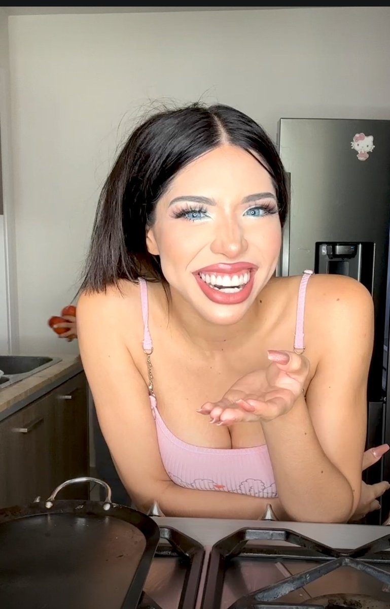 CryginaGeorge's tweet photo. Nadie ABSOLUTAMENTE NADIE podrá borrar esa sonrisa ❤️🥹 hoy más que nunca leal a  YERI MUA ❤️ https://t.co/oF7h1beybV