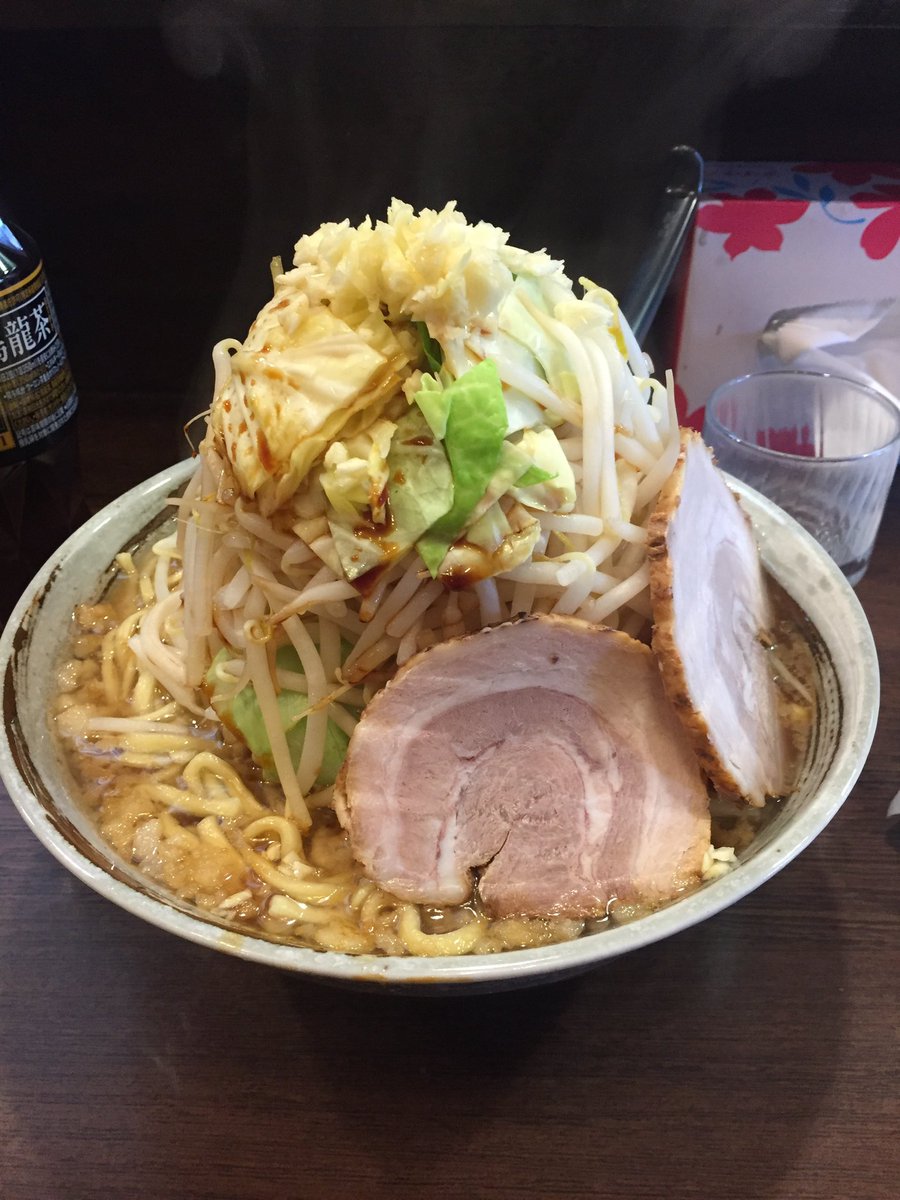 ebi_fereo's tweet photo. @bozu_108 JR可部線緑井駅最寄りの麺屋愛0028のらーめん。学生時代の思い出の味です。

県内の二郎系では抜群に美味しいです。 https://t.co/TvtQ8ixqyY
