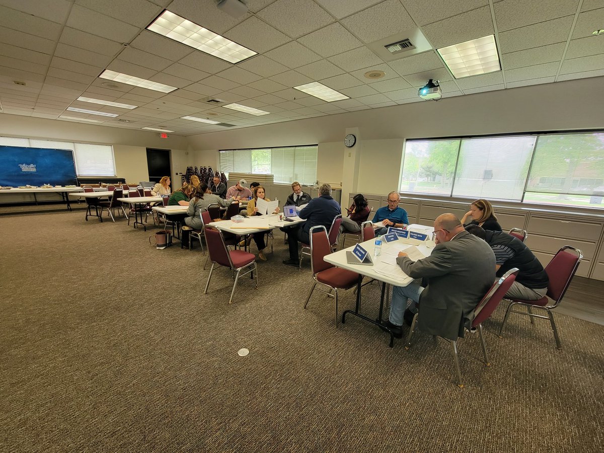 Andre_Pecina's tweet photo. Spent the afternoon w/ some amazing Visalia leaders building the conditions to increase partnerships for students! #onevisaliaconnected #finishstrongVUSD @CALSAfamilia @ACSA_info @CSBA_Now @crgutierrez_ https://t.co/X1dwzhXJCE