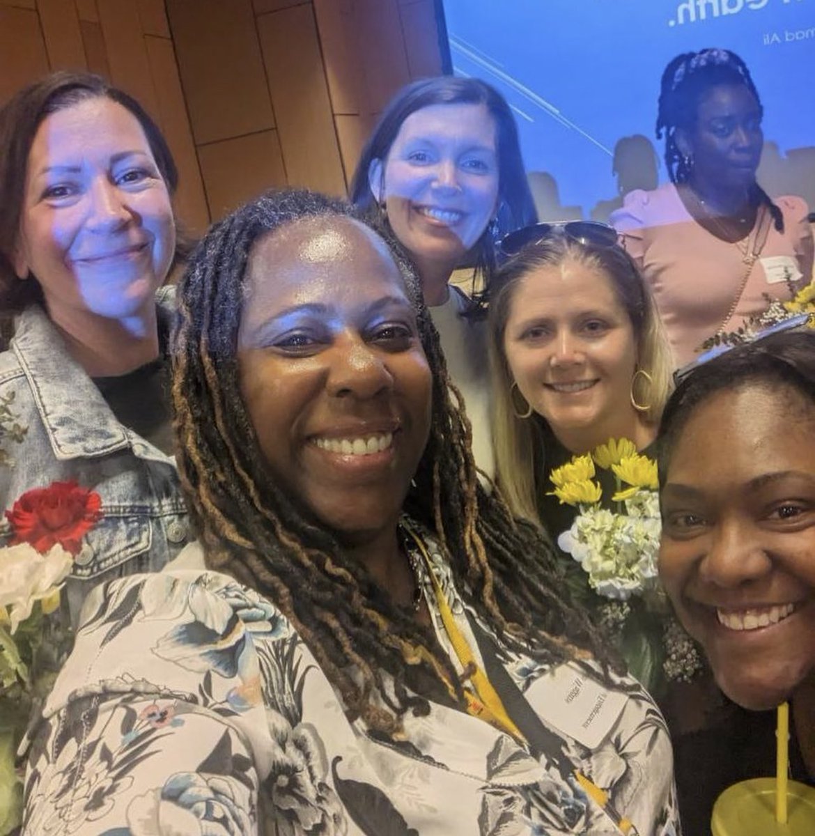 CofieldTowanda's tweet photo. This is what dedication, integrity, and love looks like! Gratitude and Appreciation for some our PREP volunteers honored tonight at Baltimore City’s Volunteer Appreciation Ceremony. @fedhillprep @fedhillprepib #simplythebest #BetterTogether https://t.co/LSF6CxYEW1