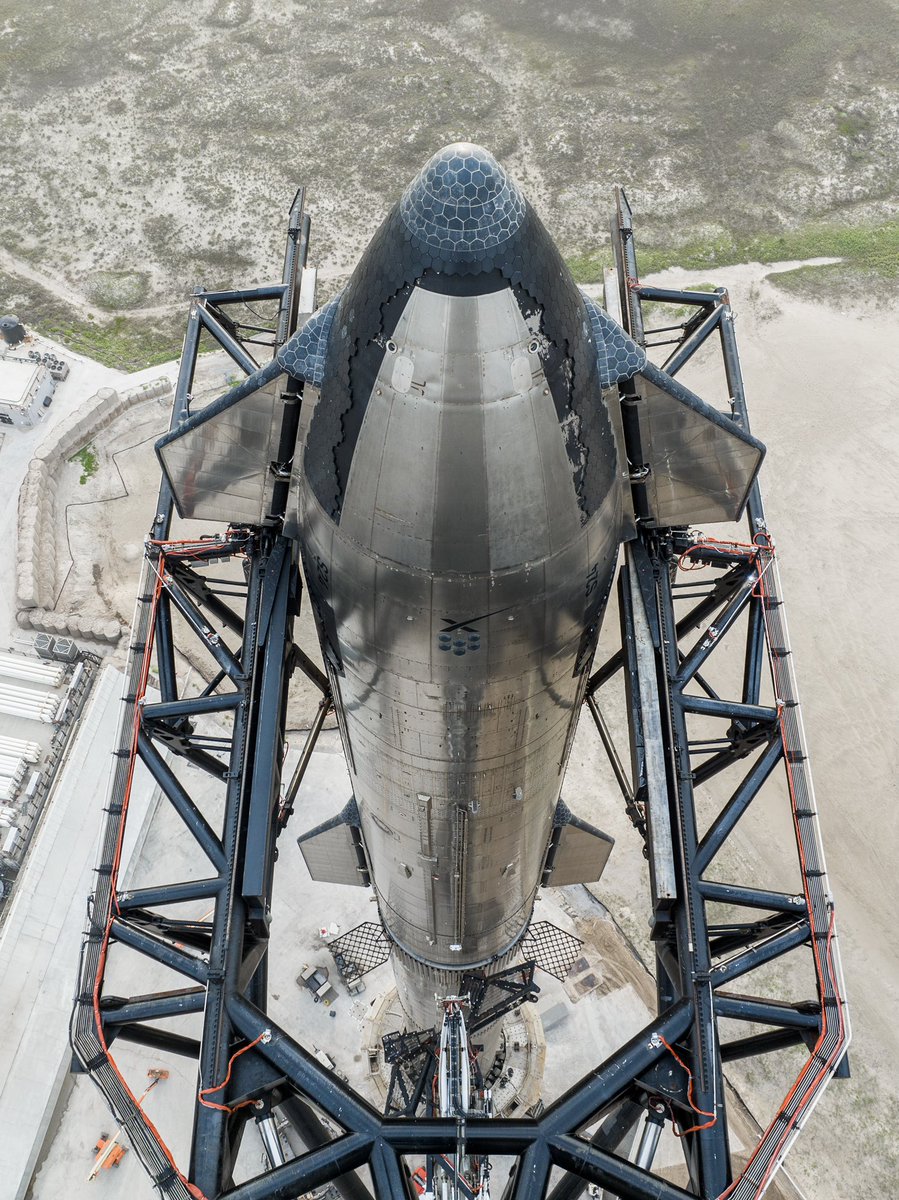 RobertRD91's tweet image. From designing and testing to launching and landing, every aspect of #Starship is a testament to human ingenuity and determination. Proud to be part of the @SpaceX team pushing the limits of space travel and inspiring a new generation of explorers. 🚀🌟 #SpaceXEngineering