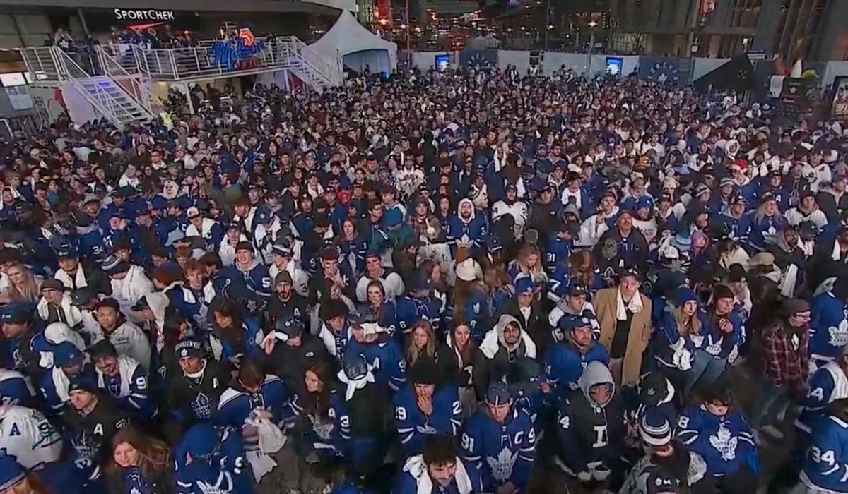 KyleCants's tweet photo. depressed Maple Leaf Square in mid-April, a tradition unlike any other https://t.co/4PlUGhu0kJ