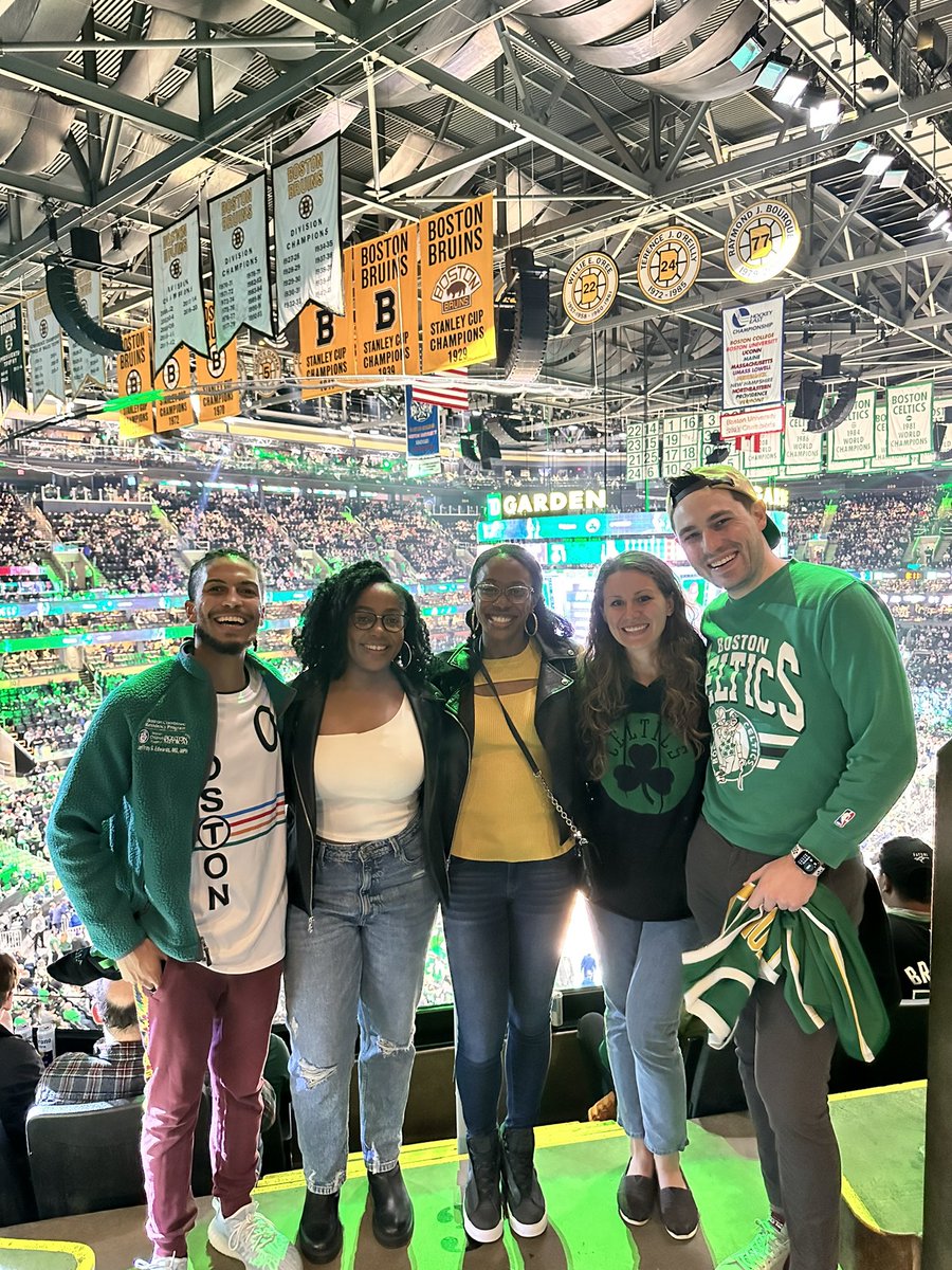 Djeffreedom's tweet photo. Happy Birthday, Amundam!!!
Letโs go Celtics!
#LEADLove #bestfam #BostonCelticsResidencyProgram
#unfinishedbusiness #pathto18 https://t.co/teNho0DaP6