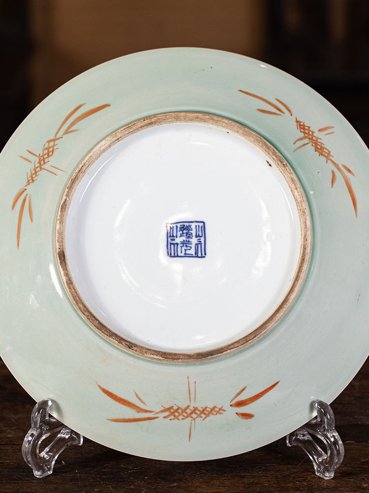 jackree88's tweet photo. Qing Daoguang alum red double dragon plate

View auction details, art exhibitions and online catalogs; and collections of contemporary, impressionist or modern art, #Asian antiques #Chinese art.

https://t.co/SA0GjXfNTS

#Chineseauction #artauction #liveauctioneers https://t.co/7aI382CUc4