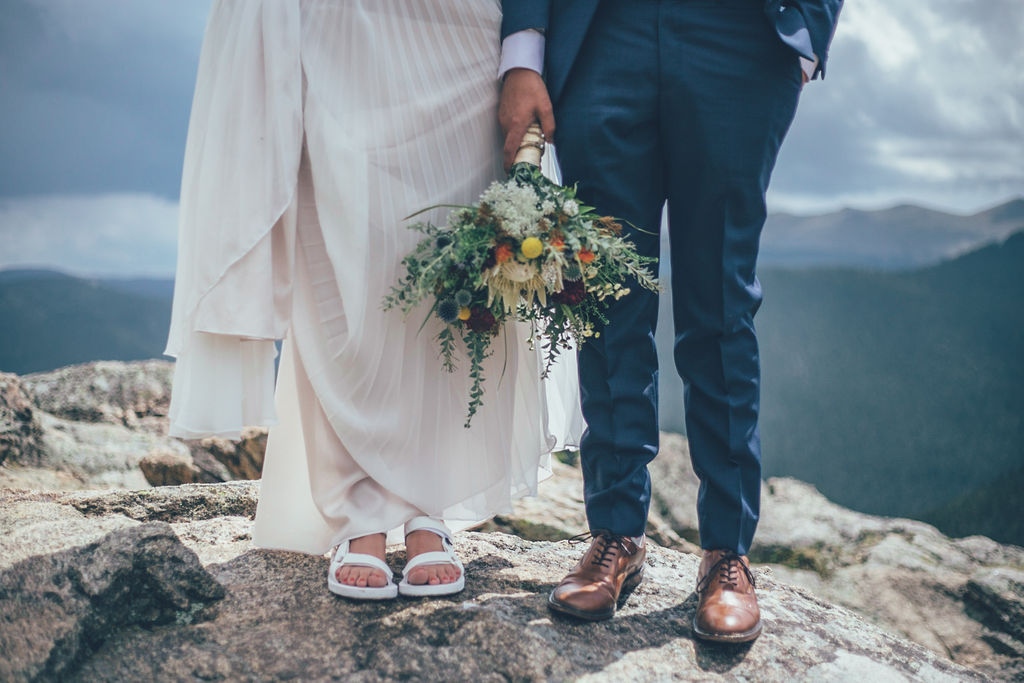 Nothing like a classic white Teva to put the cherry on top of your Colorado mountain wedding!

blackstoneriversranch.com
📸 Cara Benak Photography