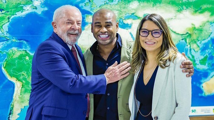 choquei's tweet photo. Cezar Black: Recebido no planalto pelo presidente Lula e pela primeira-dama Janja 

Cara da Sapato e Guimê: Recebidos pelo delegado na 41ª DP do Rio de Janeiro https://t.co/JrHnUMzeer