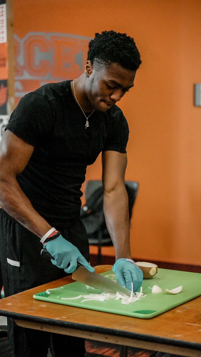 For the main course 👨🏽‍🍳
 
- 𝓟𝓪𝓼𝓽𝓪 𝓑𝓸𝓵𝓸𝓰𝓷𝓮𝓼𝓮 - 

#RaiseTheBar | #RoarTogether