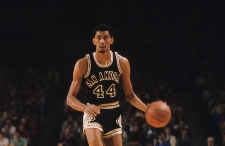 GroovyBallers tweet media