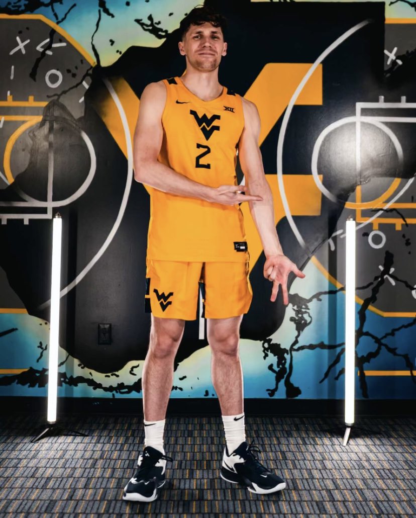 ethanbock_'s tweet photo. Look away, Cyclone fans https://t.co/6cFF7OOiKY