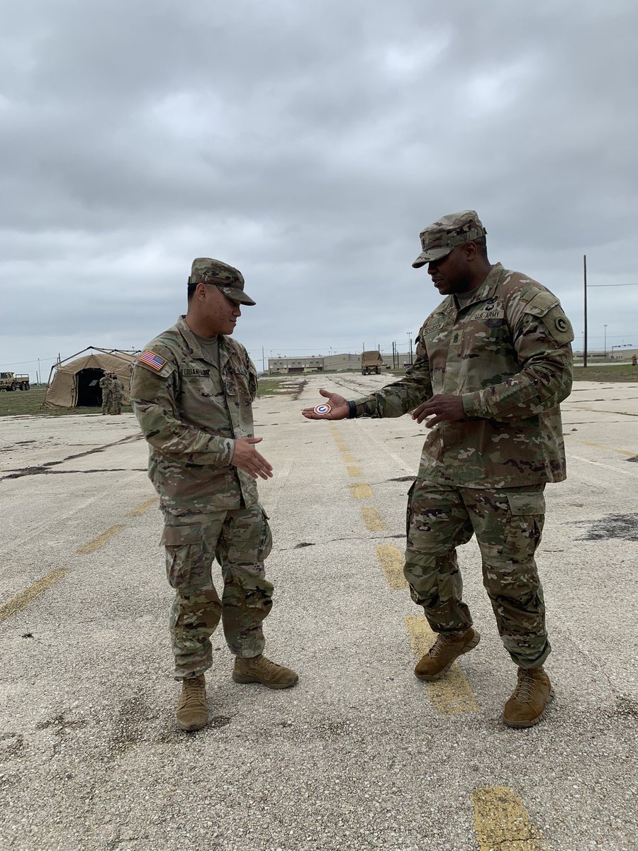 1stTSC_CSM's tweet photo. Always a great day in the Army, when you get a chance to recognize Soldiers for the great work they are doing’!! #Soldiers @1stTSC @13th_ESC @usarmycentral @SCoE_CASCOM @ArmySustainment #BeAllYouCanBe https://t.co/MTEvosUMvb