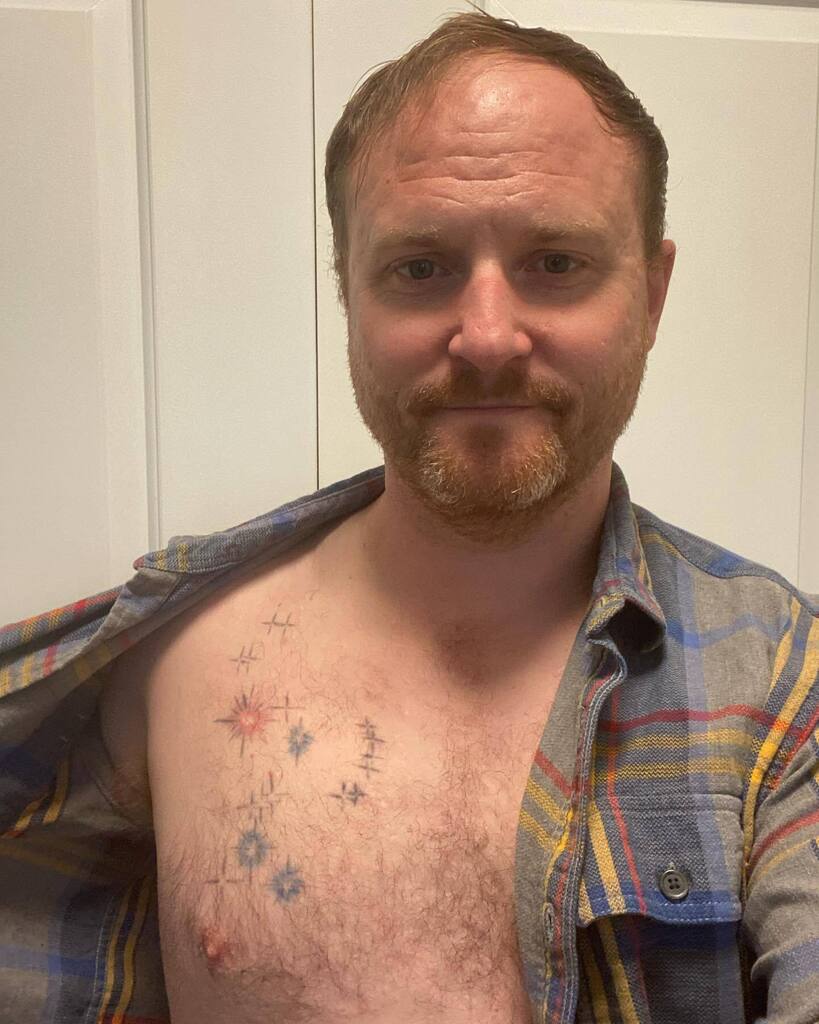 MisterBrainley's tweet photo. Finally fixed my tattoo! In 2008 I wanted an Orion constellation that ended up looking like a 3rd nipple. Now it’s a murder of crows. Thanks @honorable_ink_tattoo !!! https://t.co/CfhjSFRG70