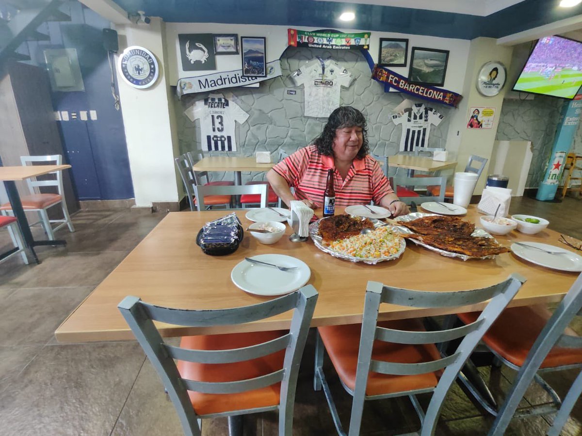 Viajes_Rayados's tweet image. 🗣¿Buscas una recomendación de comida en un ambiente totalmente #Rayado? 🏴󠁧󠁢󠁳󠁣󠁴󠁿 
No hay otra opción que La @MantaRayados de Rigo, una temática azul y blanco a través de la historia del CFM con un Sazón imperdible en mariscos y carnes 🤤 

Sin faltar las previas ¡Tienes que vivirlo!💙