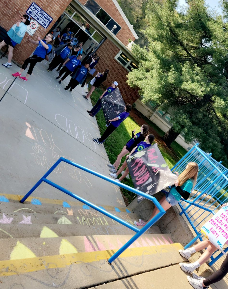 StephKidwell3's tweet photo. @valleystucru sent some of our amazing students off to Special Olympics with a parade this morning. Laughter, high fives, cheers, goose bumps, tears of joys, and pure happiness from all. "Let me win. But if I cannot win, let me brave in the attempt." https://t.co/i4I9HFrJxn