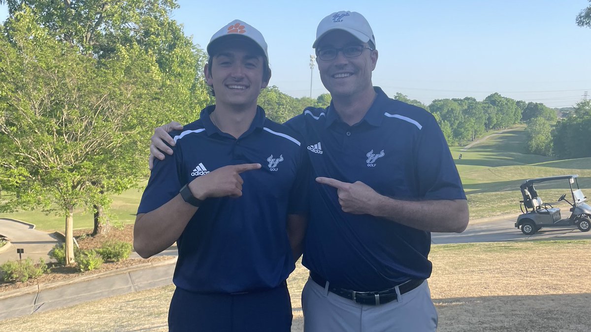 HRHSBullsGolf's tweet photo. ‼️BIG NIGHT for our men’s⛳️program after the final @Gm4Sports match of the year‼️

🏆@LukeSbardella wins Player of the Year &amp; All-Conference. He also advances to the @NCHSAA 4A Midwest regional🏆
This marks back to back years a @hrhsbulls golfer has won the individual title. https://t.co/LuuisW4nsw