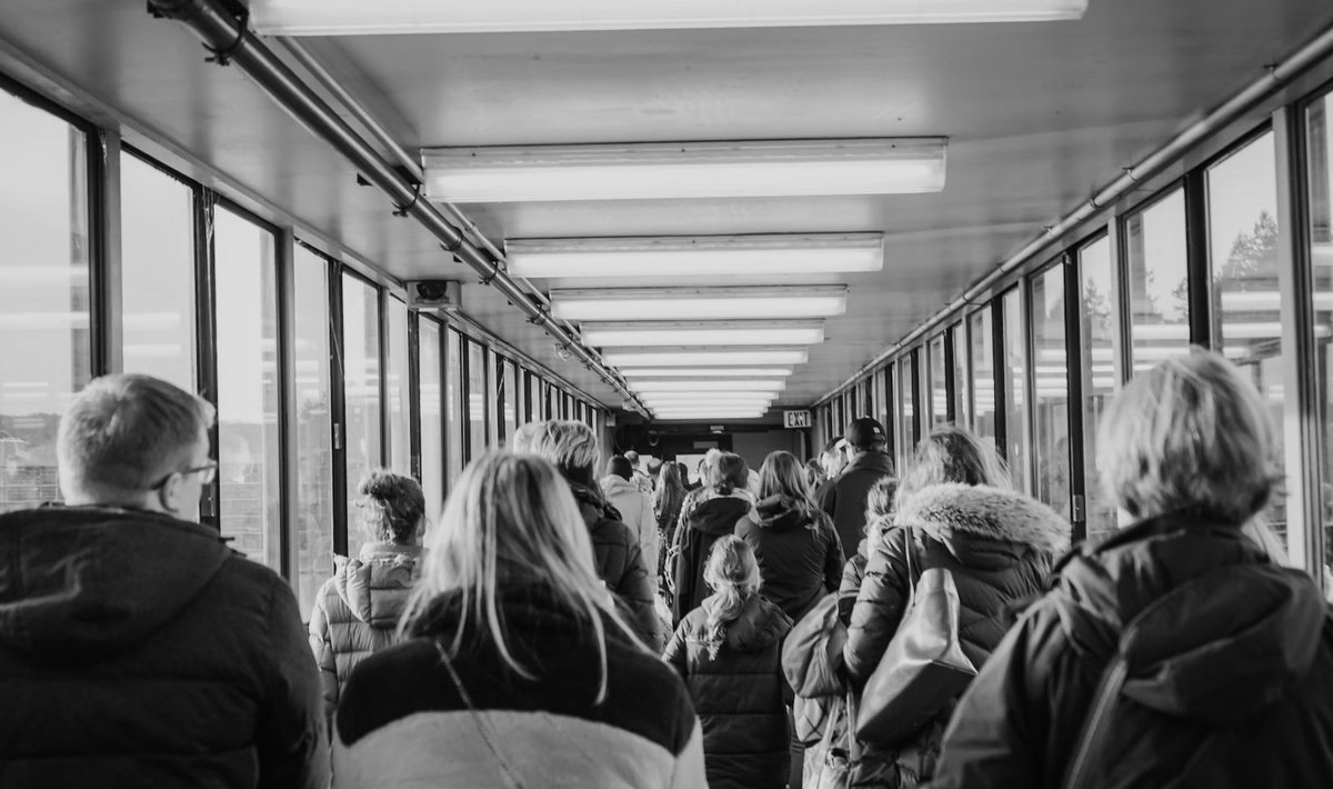 Biz Research News - Cal Poly (@bizresearch_cp) on Twitter photo How to make the wait worthwhile?🧍♂️🧍♀️
<a href="/msbgu/">Georgetown McDonough</a> Sezer Ülkü, @OrfaleaCollege Chris Hydock (<a href="/Chris_Hydock/">Chris Hydock</a>) & Shiliang Cui investigate the relationship between waiting time and subsequent purchase decisions.
Read this #Research article➡️ bit.ly/40sGw9G #Management #Marketing How to make the wait worthwhile?🧍♂️🧍♀️
<a href="/msbgu/">Georgetown McDonough</a> Sezer Ülkü, @OrfaleaCollege Chris Hydock (<a href="/Chris_Hydock/">Chris Hydock</a>) & Shiliang Cui investigate the relationship between waiting time and subsequent purchase decisions.
Read this #Research article➡️ bit.ly/40sGw9G #Management #Marketing