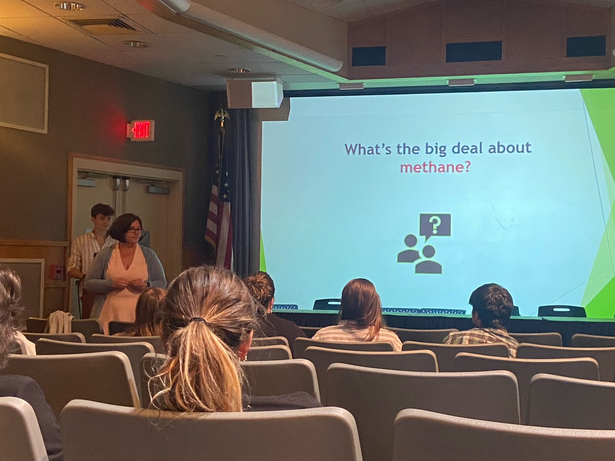 So impressed with the brilliance of our students at Minds@Work today!! This is Dr. Carla Kungl's Tech Writing II class!

📸: Dr. Laurie Cella