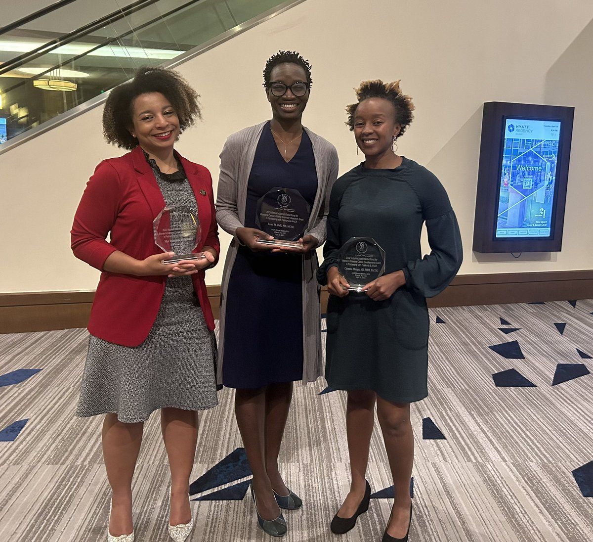 Cannot begin to describe how cool it is to be honored by @AACR, @VictoriasSecret, & @Pelotonia at #AACR23 along side such phenomenal women @KemiDoll and @ChemtaiMungo. GTG rolling deep!