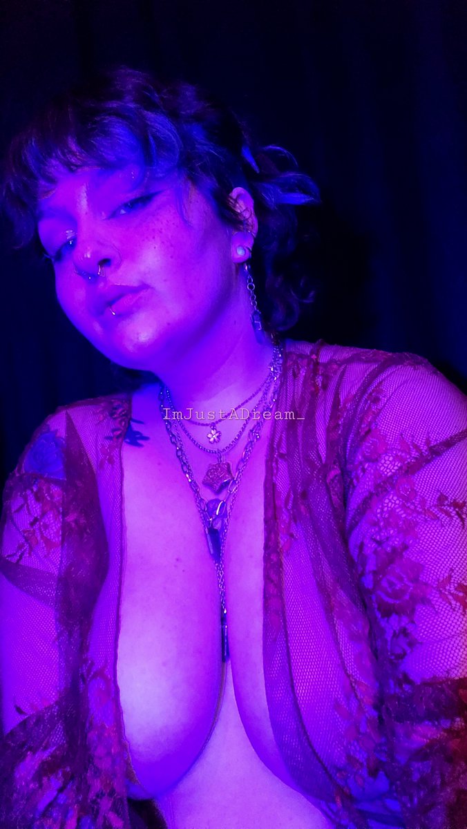 ImJustADream_'s tweet photo. It's getting kinda late darling, are you coming home yet? I miss you 😔💕
#nsfw #nsfwtwt #ofmodel #thick #thickums #bbw #bigbeautifulwoman #belly #tummy #softwoman #lgbt #lgbtnsfw https://t.co/E1uLclVpUR