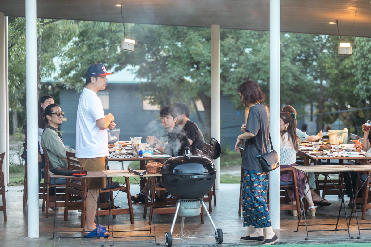 BBQCo_COMPANY's tweet photo. おはようございます🌞
今日は生憎の雨ですが...
BBQ場は元気に営業いたします！
ご来店の皆様は1枚羽織れるものがあれば便利です！

#企業公式春のフォロー祭り 
#企業公式相互フォロー祭り https://t.co/vFsxVoHxxw