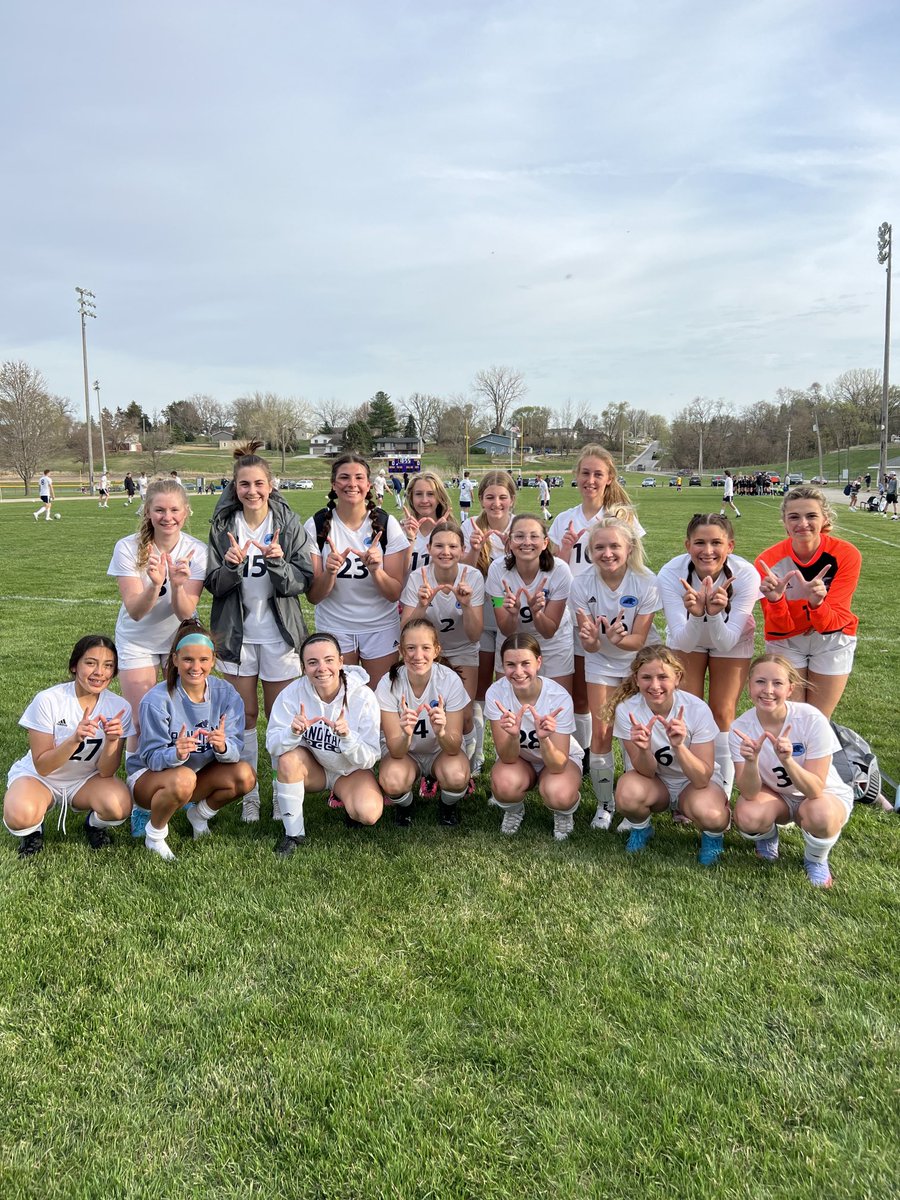 Girls stroll thru Magnolia Lane 6-1. 
Goals by Morgan(2), Mia and first time Hat Trick by Taylor!!
#PanoramaGirlsSoccer