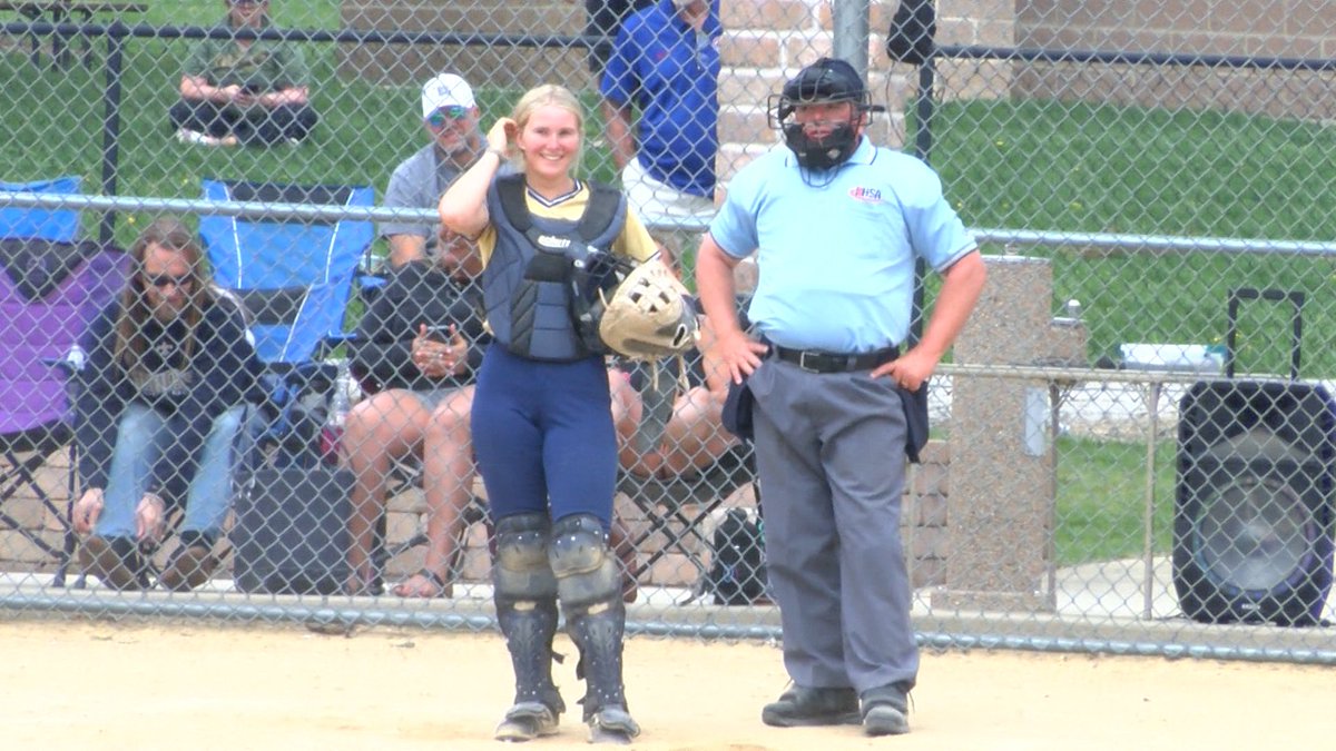 KurtPegler's tweet photo. Elyssa Stenger is extending an amazing streak. She and her older sister have been the everyday catchers for @CCHSinBloom softball the past eight years.

Story: https://t.co/klYVQQlQop https://t.co/9E2MwDnHYM