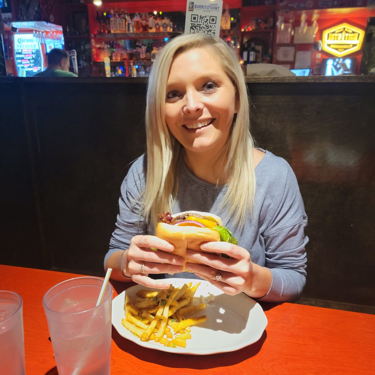 kgeontv's tweet photo. *walks 1/2 a mile*
*treats self*
#Idontworkout https://t.co/JbnumxaYb8