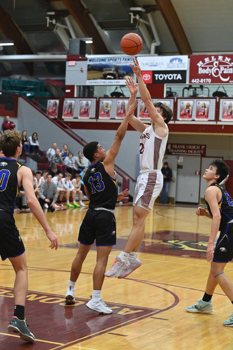 I am very excited to announce my commitment to @UMWesternBball to further my athletic and academic career. Special thanks to <a href="/CoachPJensen/">Patrick Jensen</a> for this opportunity. I want to thank God, my family, coaches, and teammates who supported me along the way. Go Dawgs!