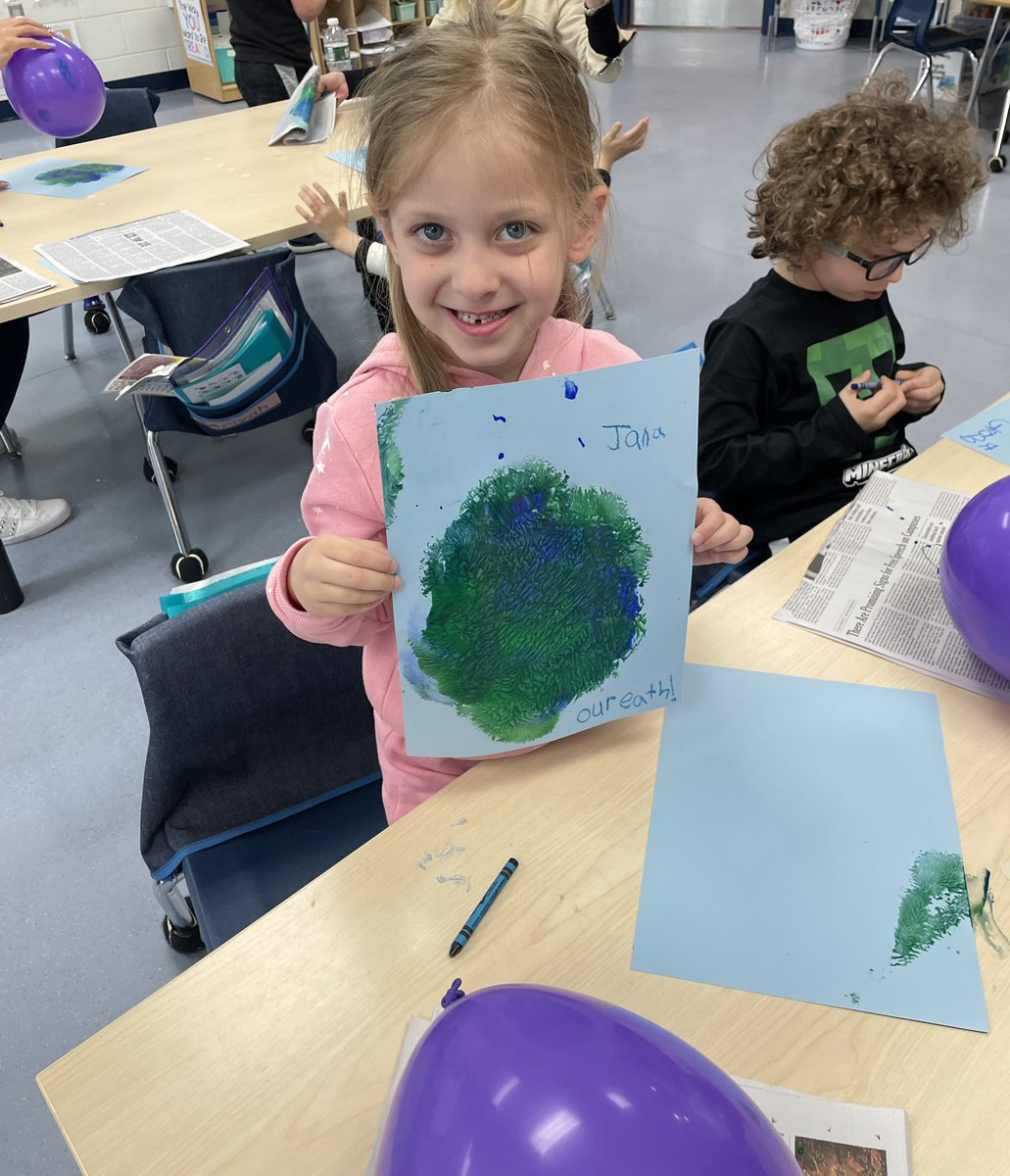 misscastaldo's tweet photo. Balloon painting planet Earth was out of this world! @LMMahwah #mahwahconnects https://t.co/IdHGkhX5Y6