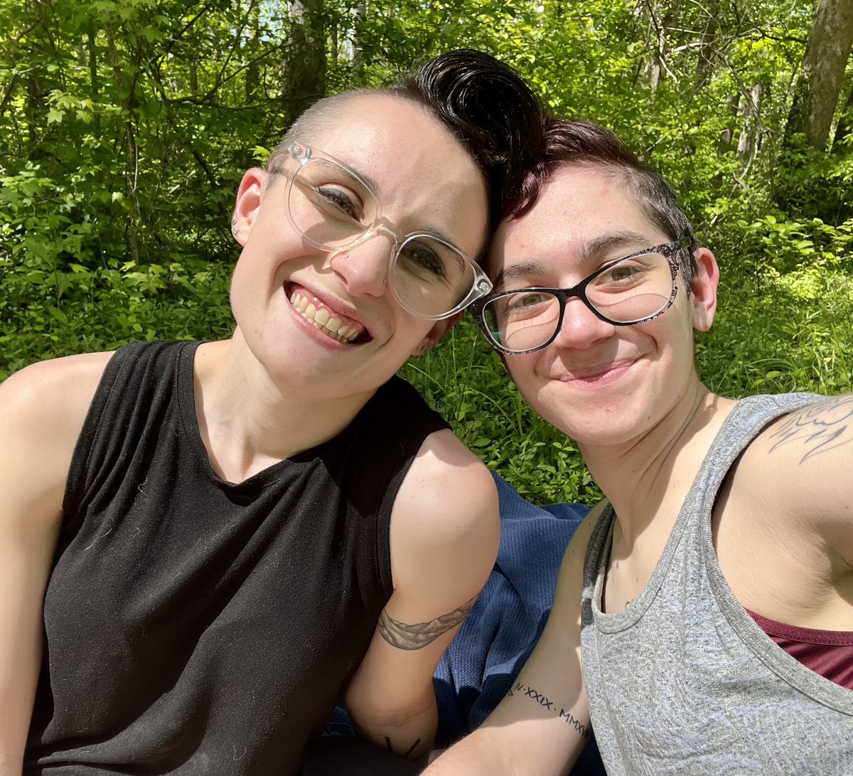 SkylerJay_'s tweet photo. Spouses and smiles and sunshine https://t.co/qL849YMnGd