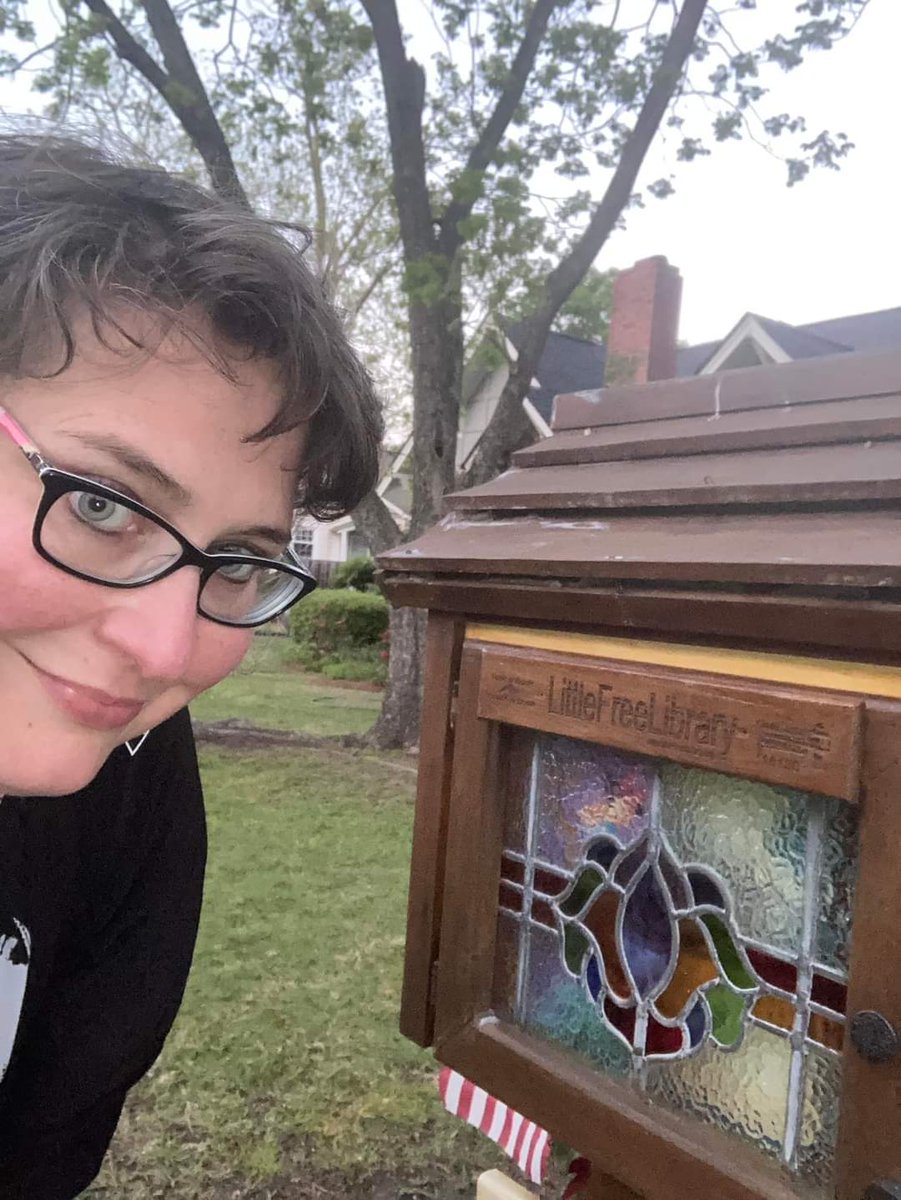 BeebsJoy's tweet image. Spentthe evening delivering books to #freelittlelibrary boxes around town.