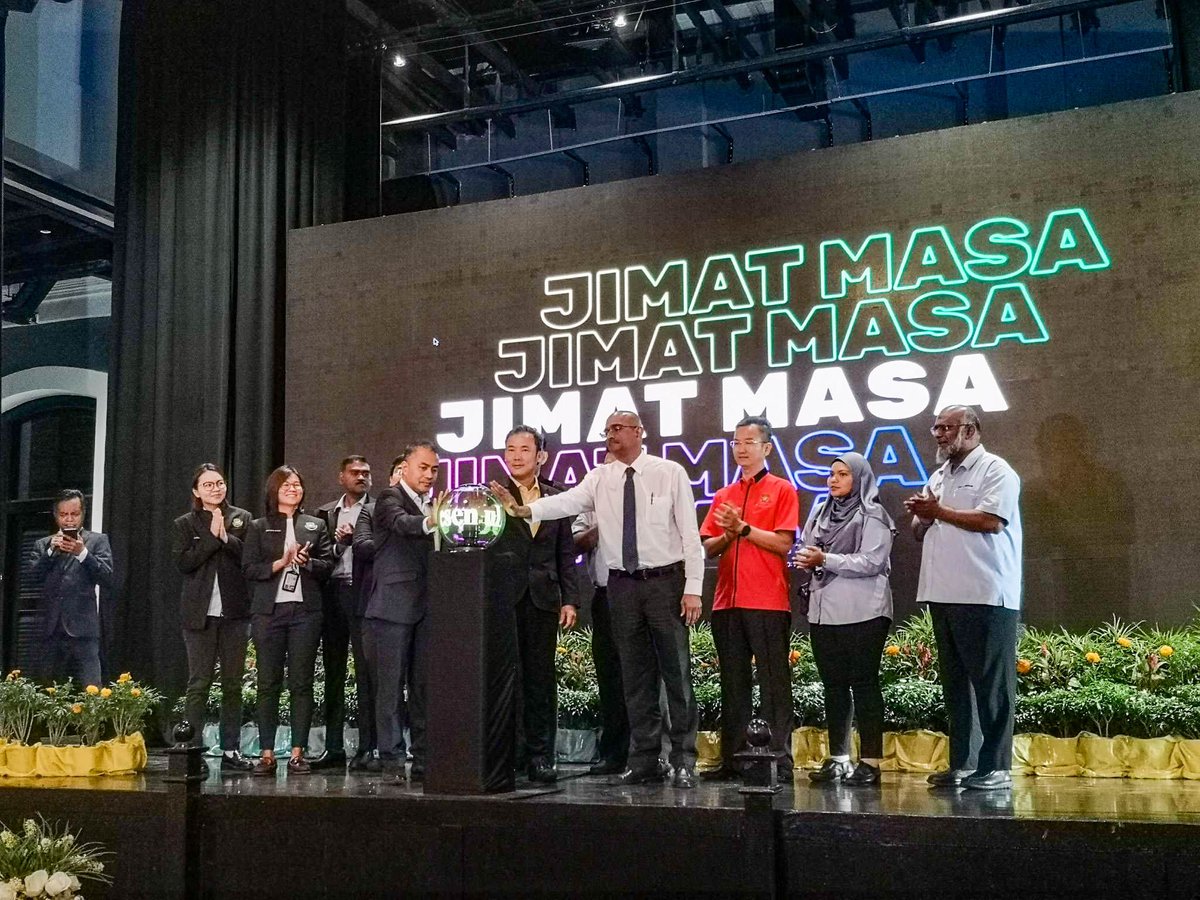 Yesterday, together with the Majlis Bandaraya Pulau Pinang - MBPP  &amp; Penang Mayor Dato Ar. Yew Tung Seang, we launched the #uLesen system.
📷 ulesen.mbpp.gov.my

Couldn't be prouder. Kudos team! 📷

#VeecoTech #SystemDevelopment