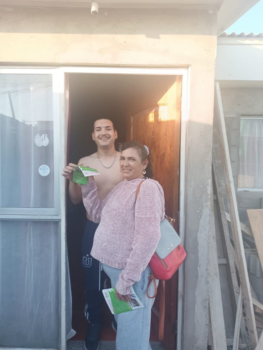 raularayaz's tweet photo. Puerta a puerta hoy en Caldera. 🚪✨ https://t.co/levhVM9Op9