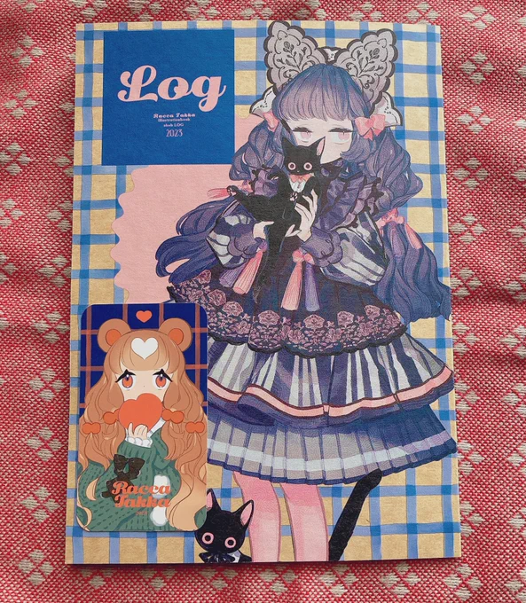 skebのログ本が届きました。衣装デザイン、キャラデザインさせていただいたskebのログ中心の本です。コミティアに持って行きます 