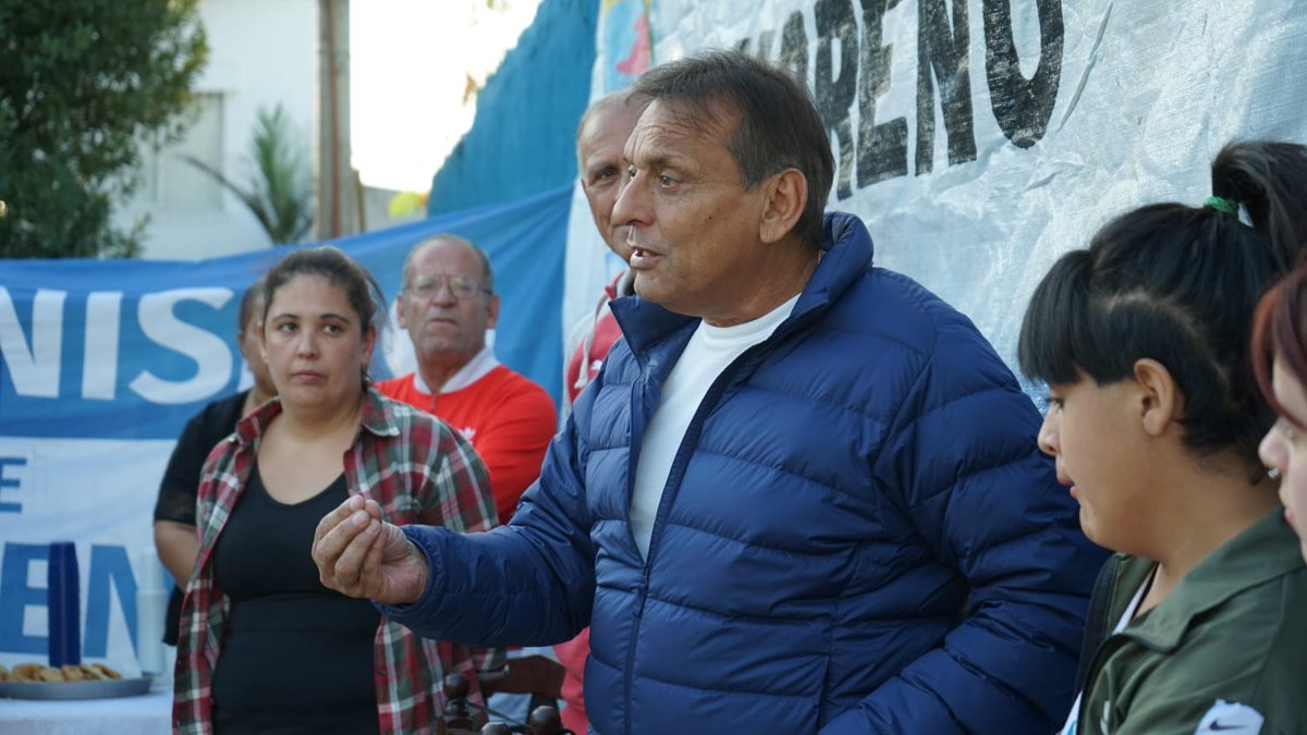 DamiContrerasOk's tweet photo. 👋🏼Compartimos un cálido encuentro con vecinos y vecinas del Barrio Mariló en Trujui.
🤝El compromiso y la colaboración nos permiten avanzar hacia un Moreno más inclusivo y solidario. Juntos podemos hacer +.
#Moreno #Marilo #Trujui #Compromiso #ParticipaciónCiudadana https://t.co/nCVMA9zXyC