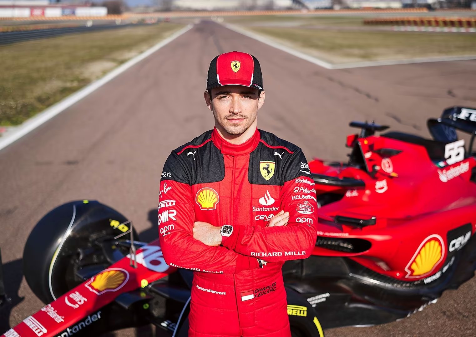 F1 | Trường đua Silverstone thay đổi khúc cua, Leclerc có thể rời Ferrari - Ảnh 1.