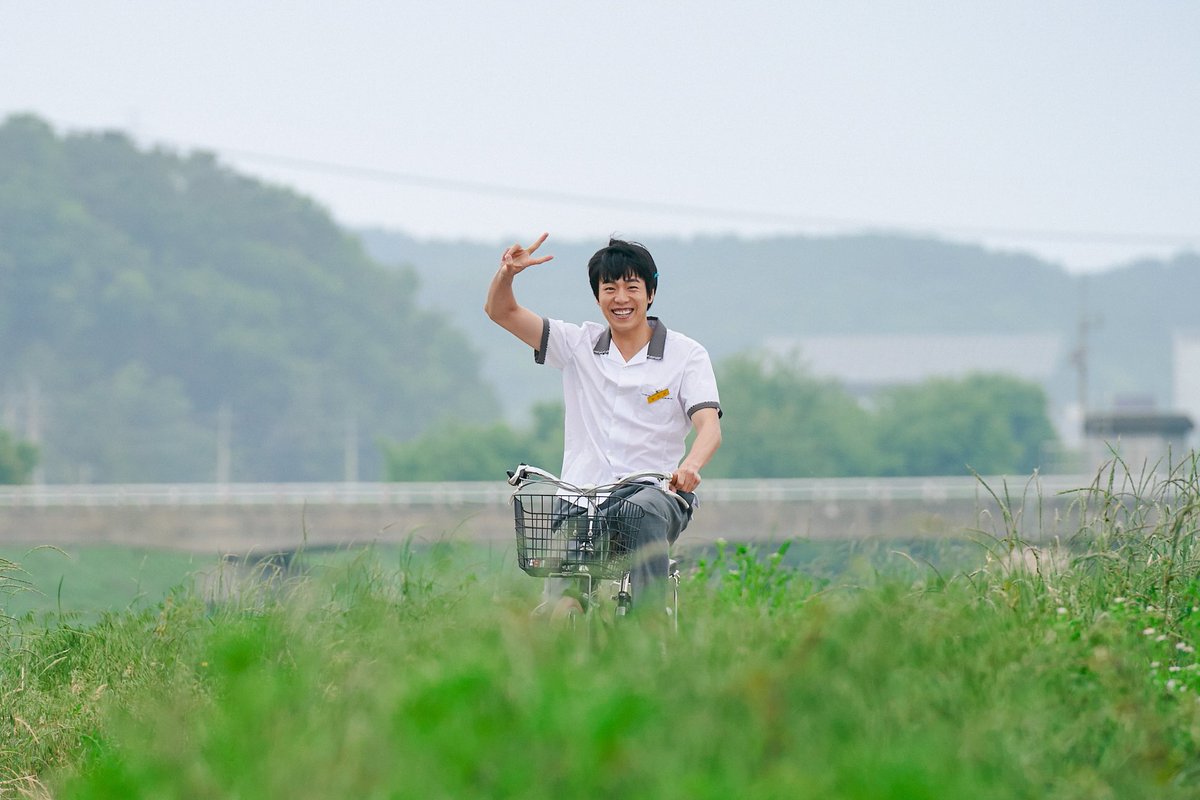 파랑 tweet media