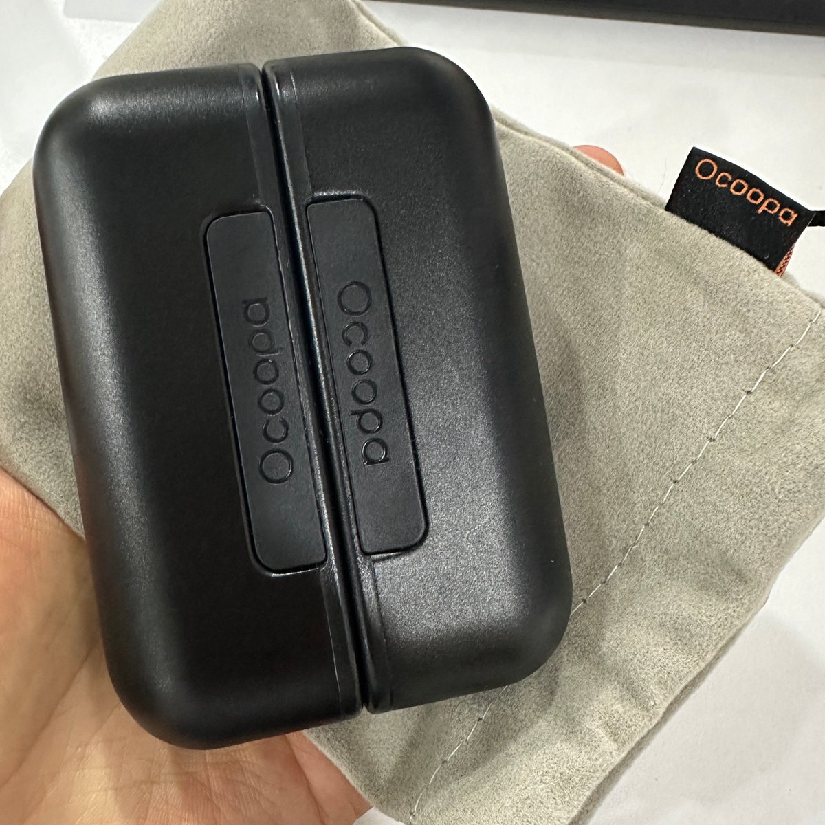 JackoMiller's tweet photo. Using a #skiinghandwarmer can provide hours of heat while skiing. Got the #Ocoopa UT2s rechargeable hand warmers, these portable devices can be separated into two smaller skiing hand warmers into pockets. One of the #bestoutdoorproducts for any skier !
#rechargeablehandwarmers https://t.co/X1e4qF9blU