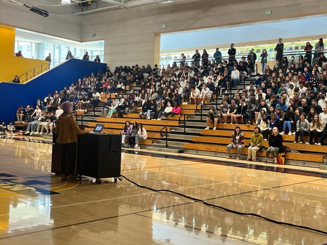 Amazing presentation on ENROADS and the GHG-reducing power of a carbon fee and dividend policy today by <a href="/Elainesalinger2/">Elainesalinger</a> to a group of +/- 500 students <a href="/menloschool/">Menlo School</a>. <a href="/citizensclimate/">Citizens' Climate Lobby</a>